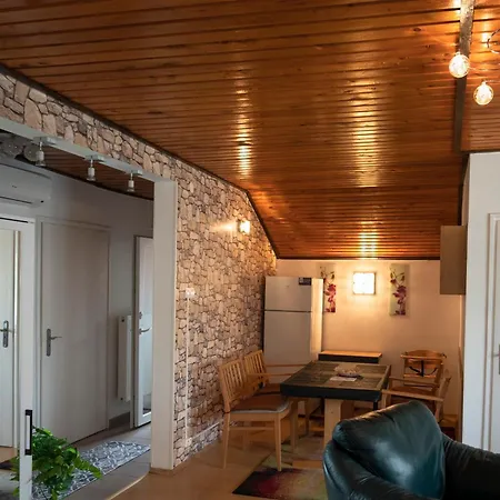 Dózsa Apartman *